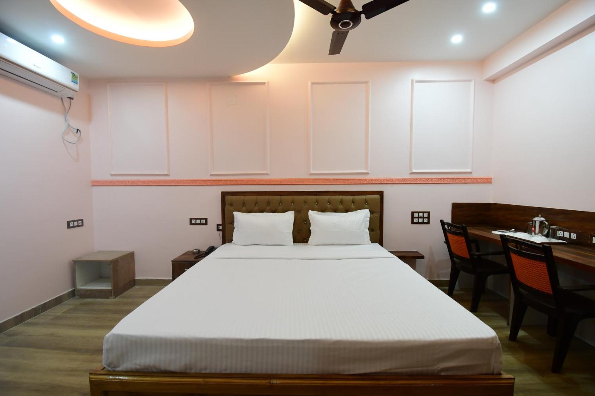 Hotel Sushree International Бхубанешвара Экстерьер фото